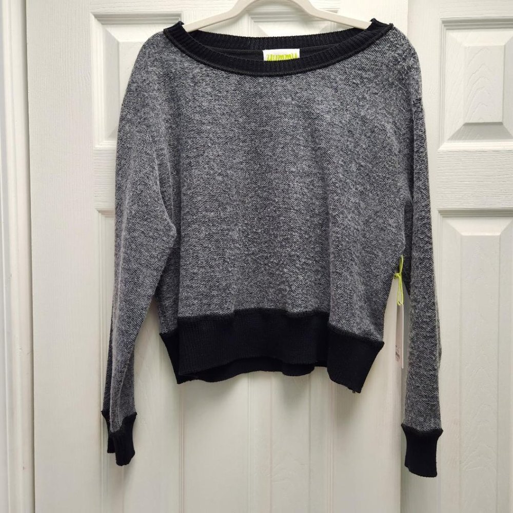 Yummy Gray & Black Pullover - Size Small